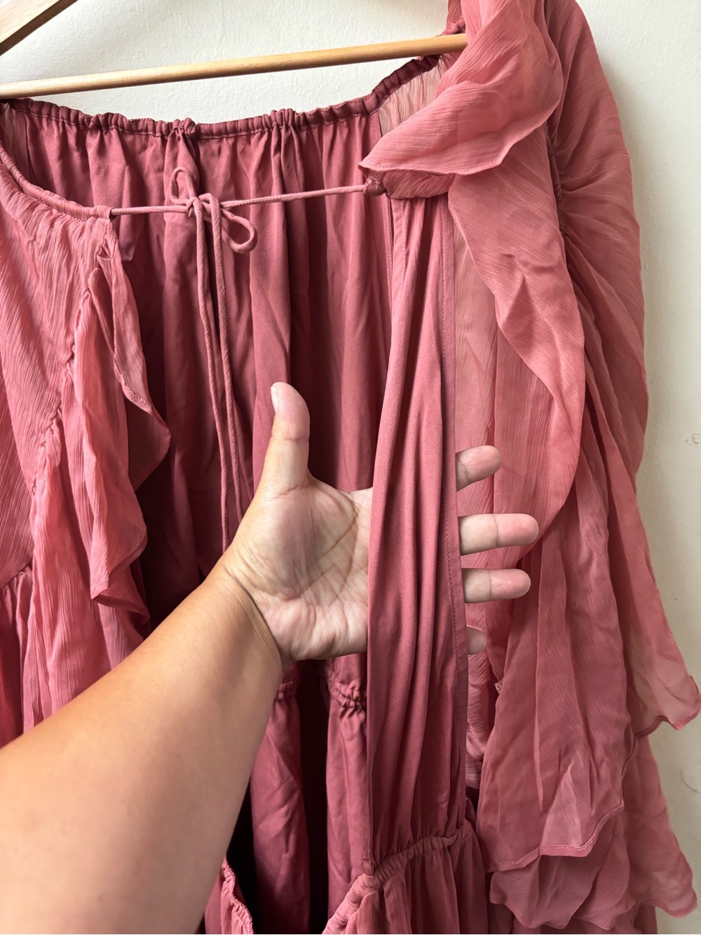 ASOS EDITION Curve | Chiffon Extreme Sleeve Maxi Ruffles - Dusky Pink - Picture 9 of 12